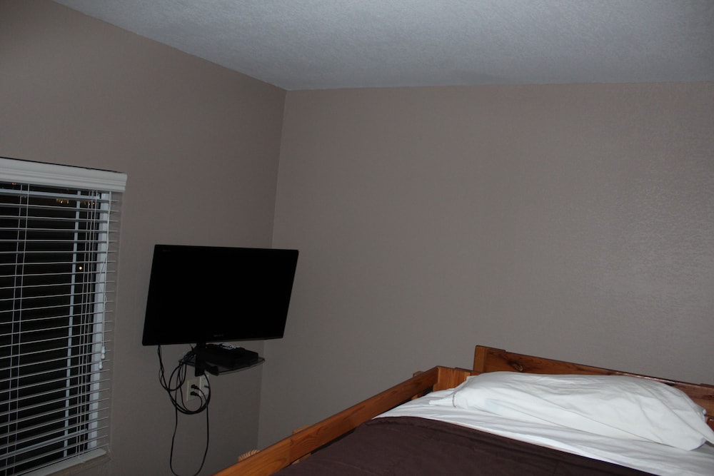 Bell Apos S Extended Stay And Suites 61/75