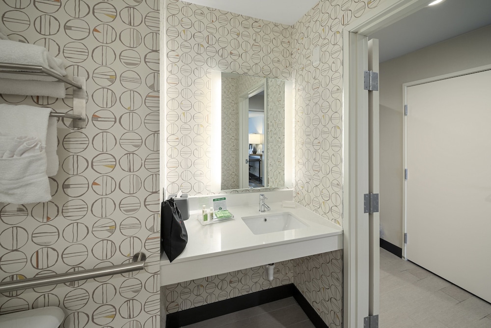 Holiday Inn Hotel Suites Decatur 11/69