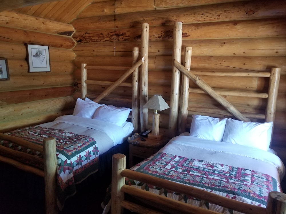 Creek, Classic, Cabin, 2 Double Beds, Private Bathroom