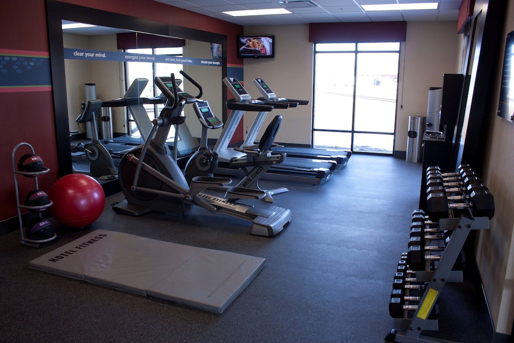 Hampton Inn Burlington, WI 28/58