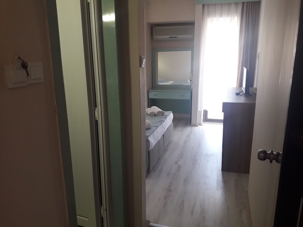Minay Hotel 5/15