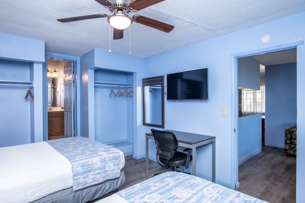 Aqua Breeze Inn 22/55