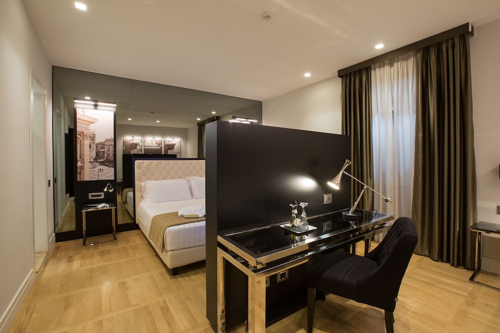 FLORIS HOTEL 63/73