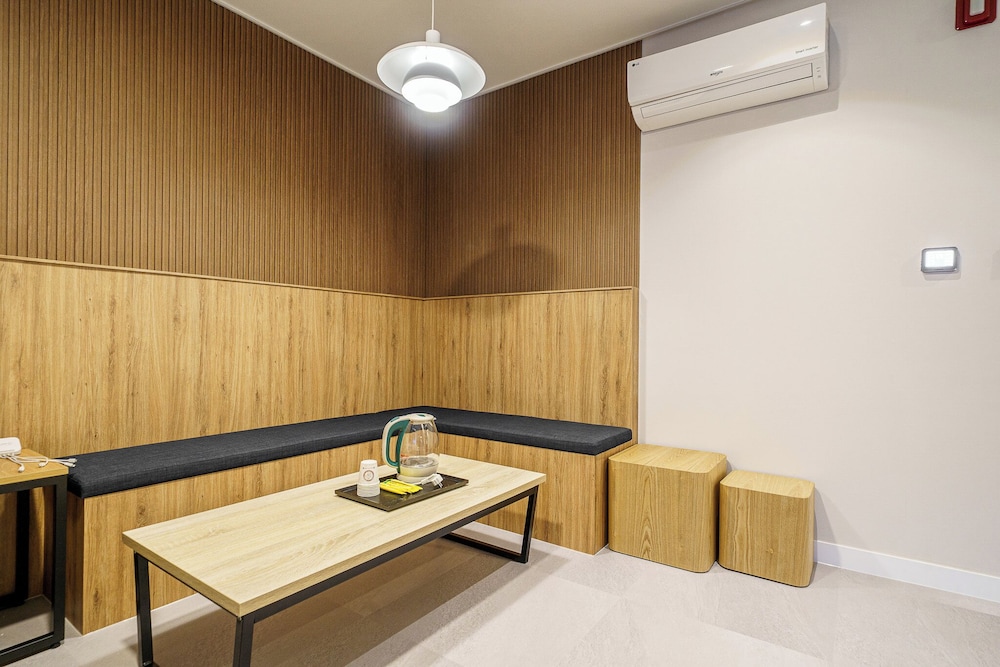 Malu Hotel 38/72