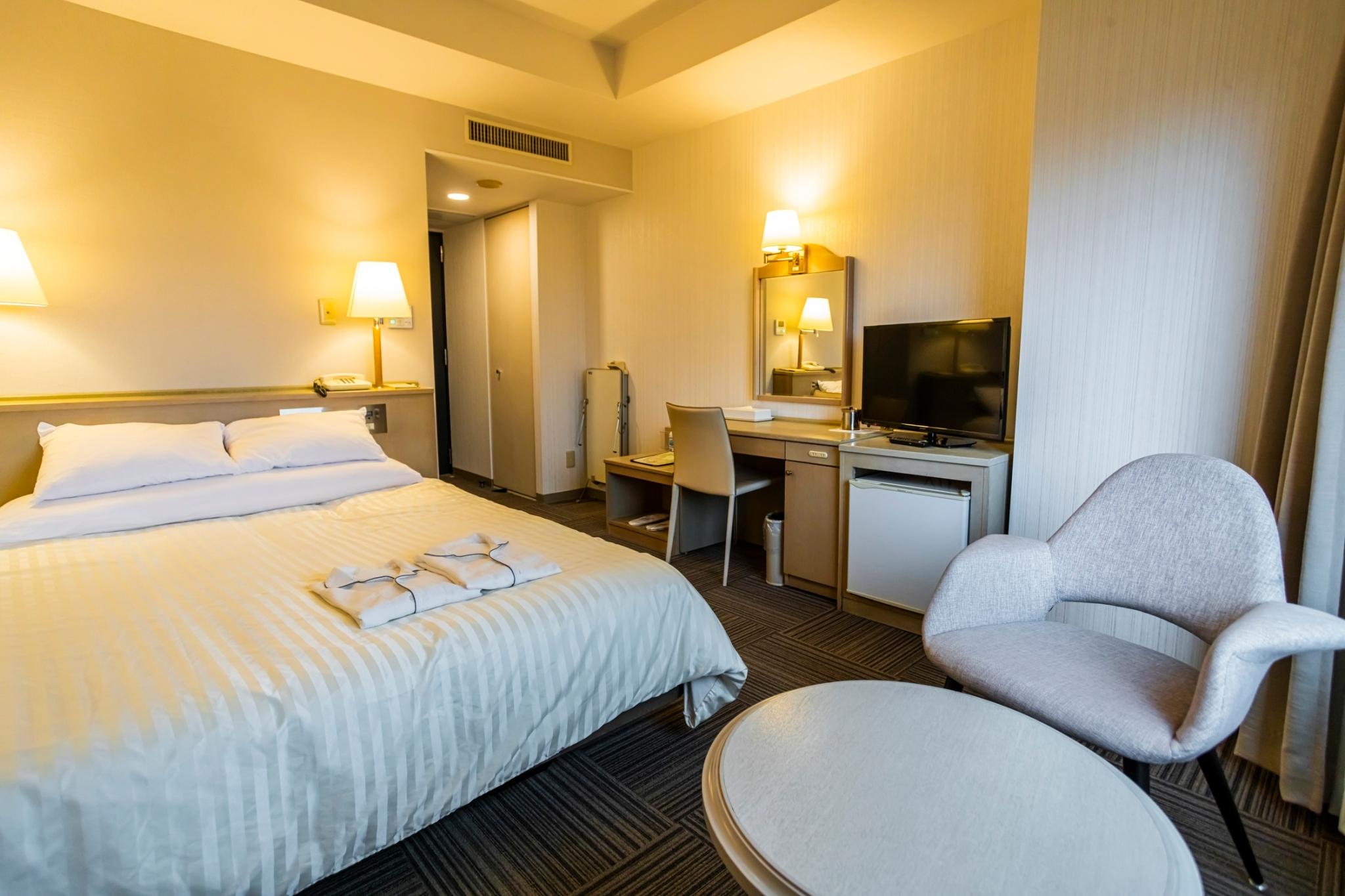 Standard, Double Bed, River View, Night View
