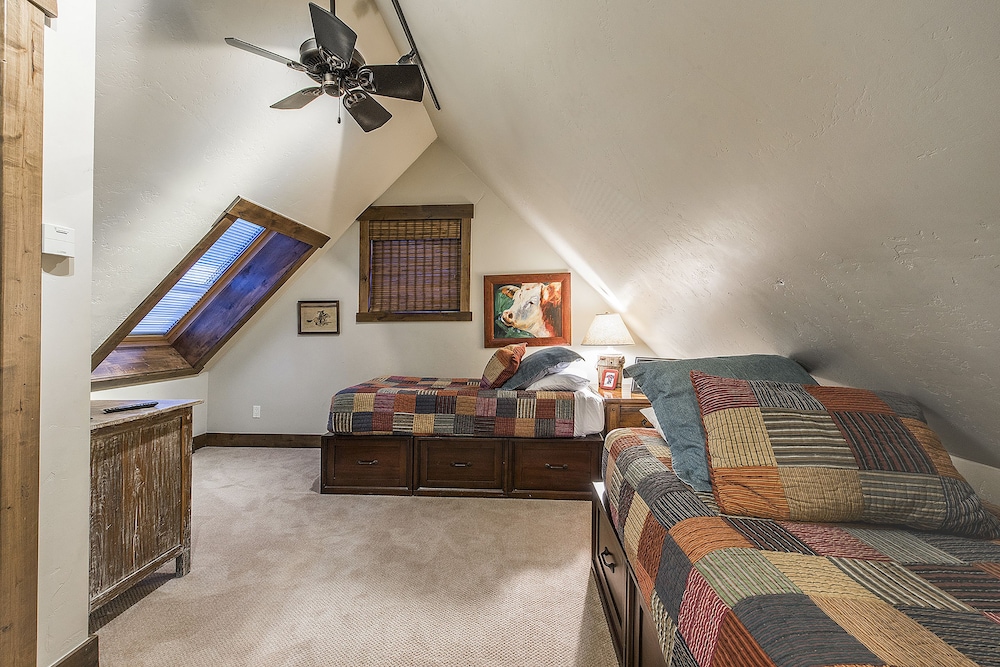 Lodge At Mountain Village 42/77