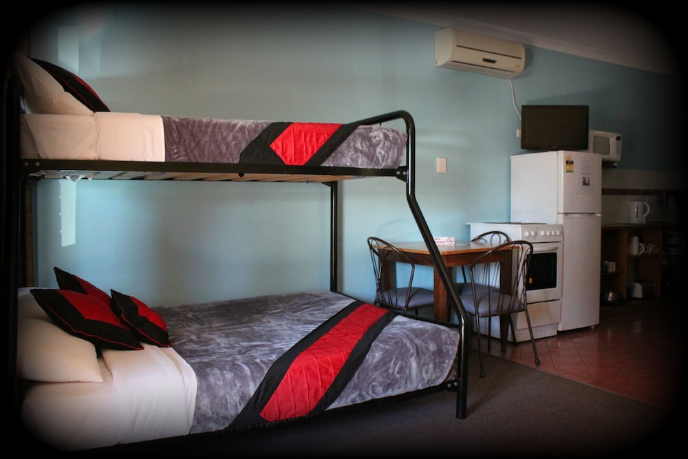 York Motel 16/58