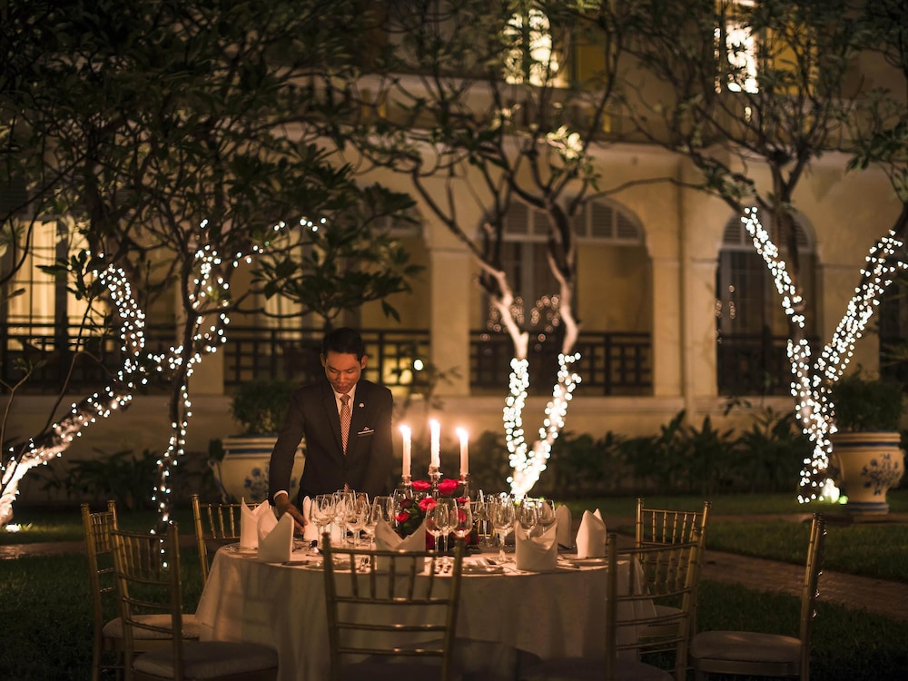 Raffles Hotel Le Royal 74/78
