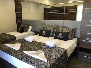 Standard, Multiple Beds