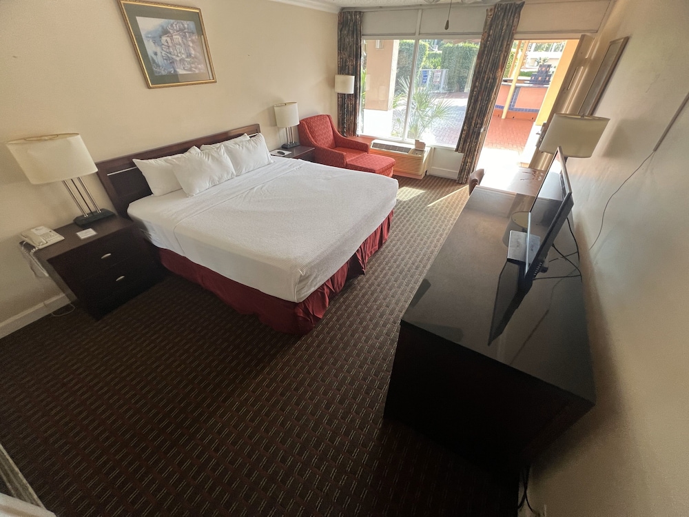 Grand Palms Resort 17/58