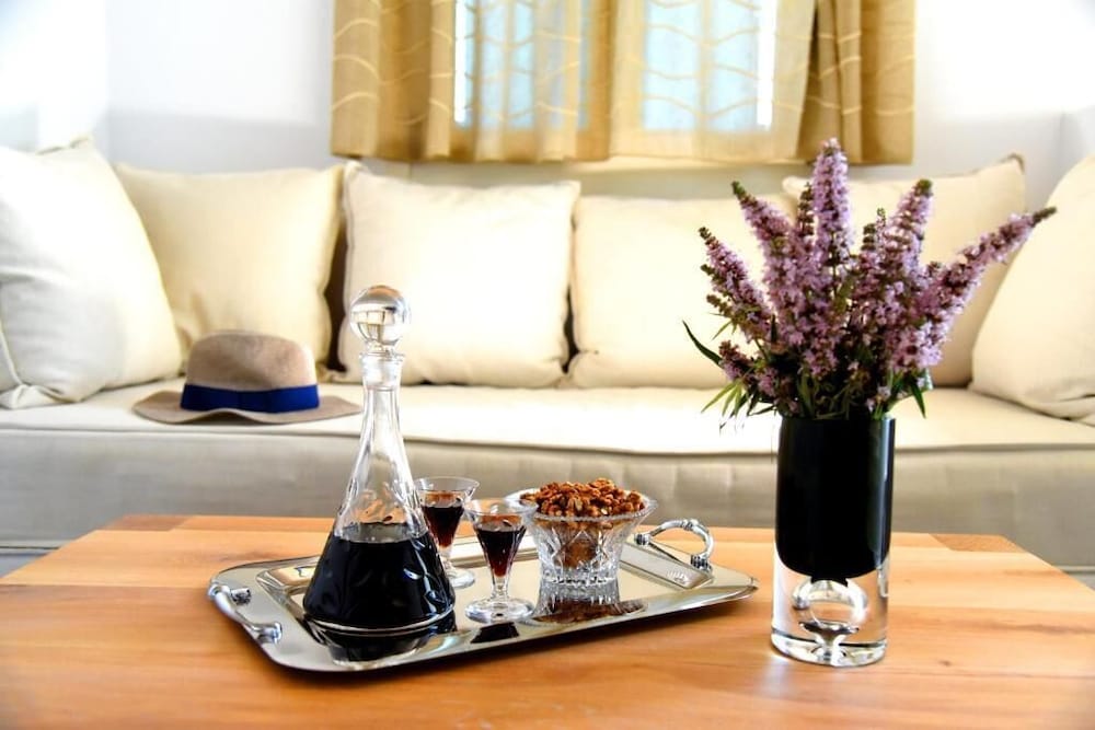 Messaria Hotel 44/63
