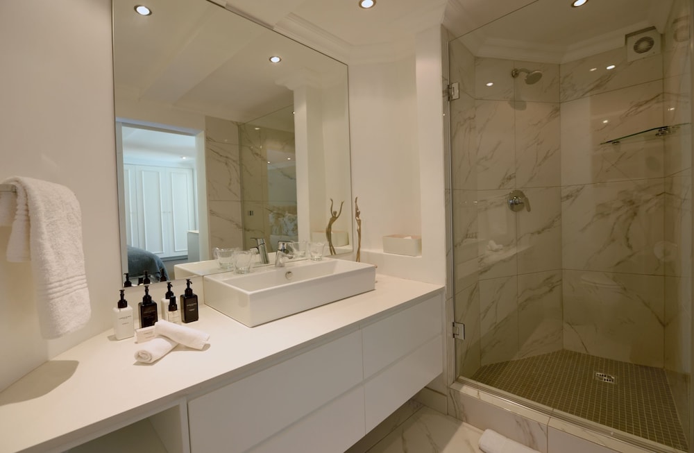 The Clarendon - Fresnaye 46/50