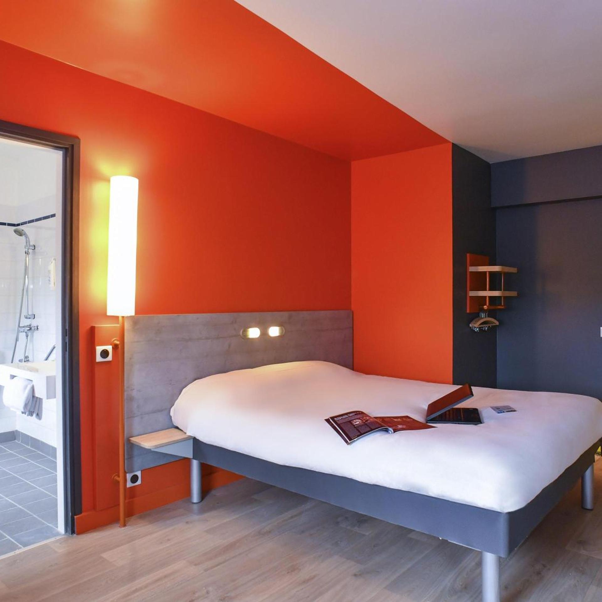 غرفة بسرير كينج لذوي الإعاقة، Ibis Budget Saint Lo 2/2