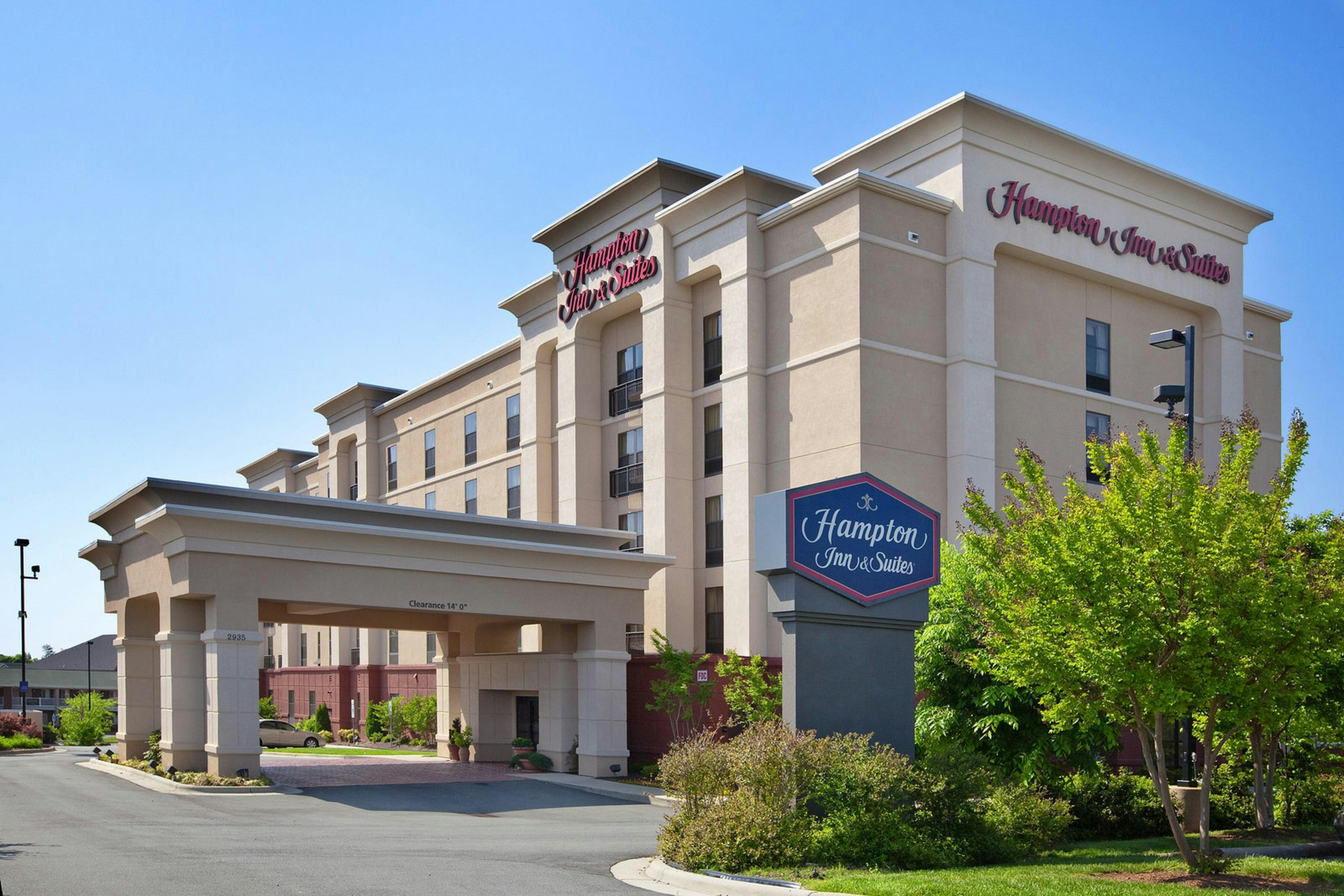 Hampton Inn & Suites Burlington NC 61/66