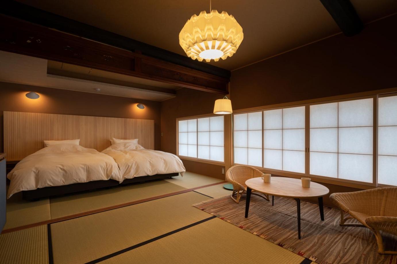 Room, Twin Beds, Tatami