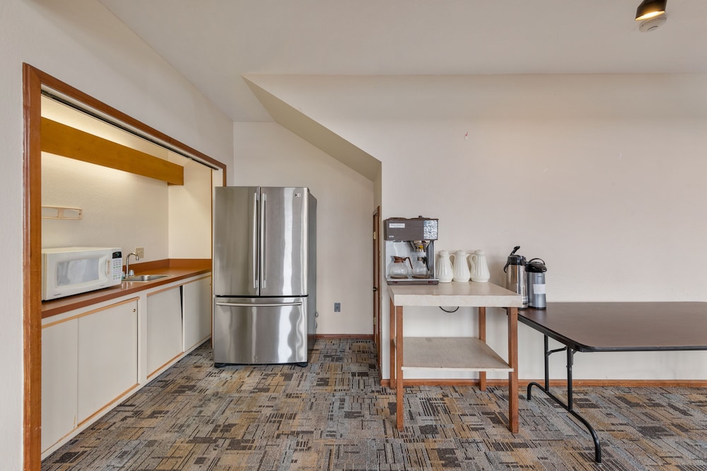 Harbor Lite Lodge 4/50
