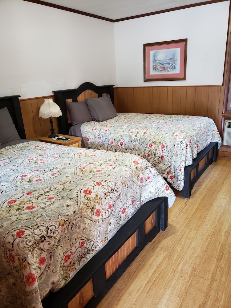Marshall's Creek Rest Motel 28/71