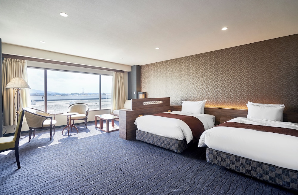 TSUKASA ROYAL HOTEL 27/72