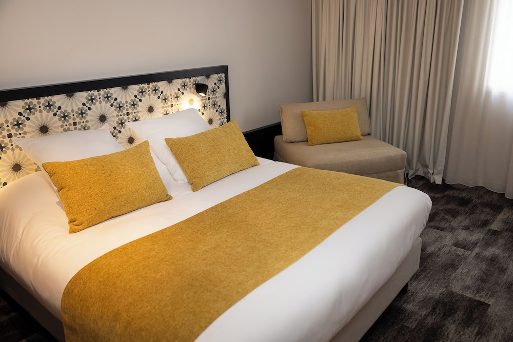 SAINT NICOLAS HOTEL 26/80