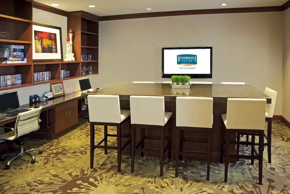 STAYBRIDGE SUITES CHANTILLY - DULLES AIRPORT 56/73