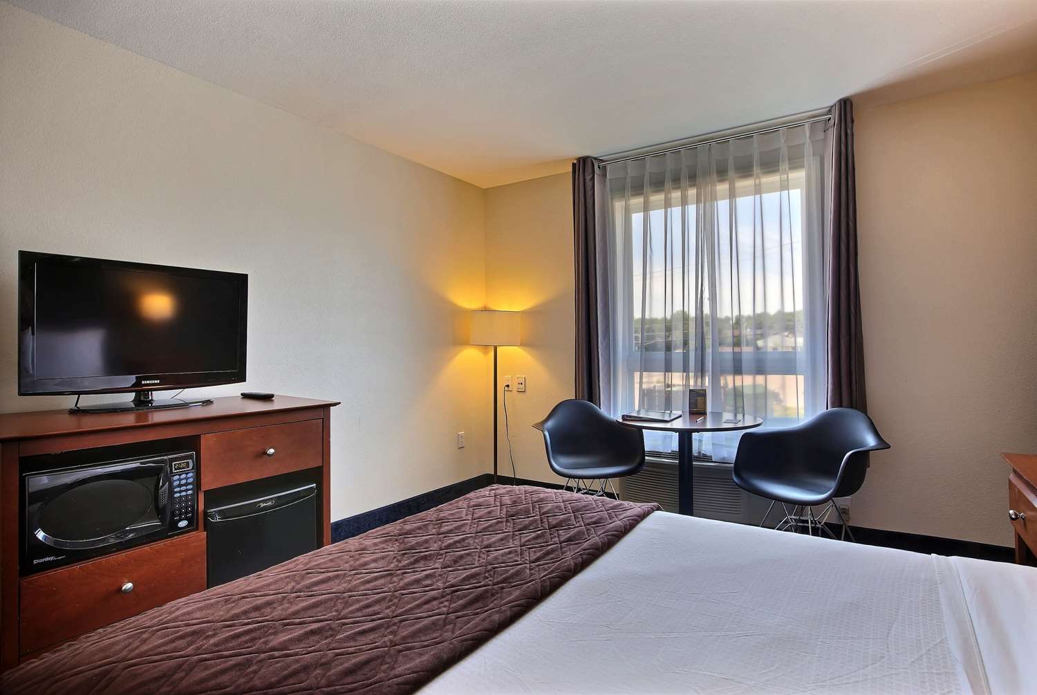 Super 8 by Wyndham Trois-Rivieres 24/72