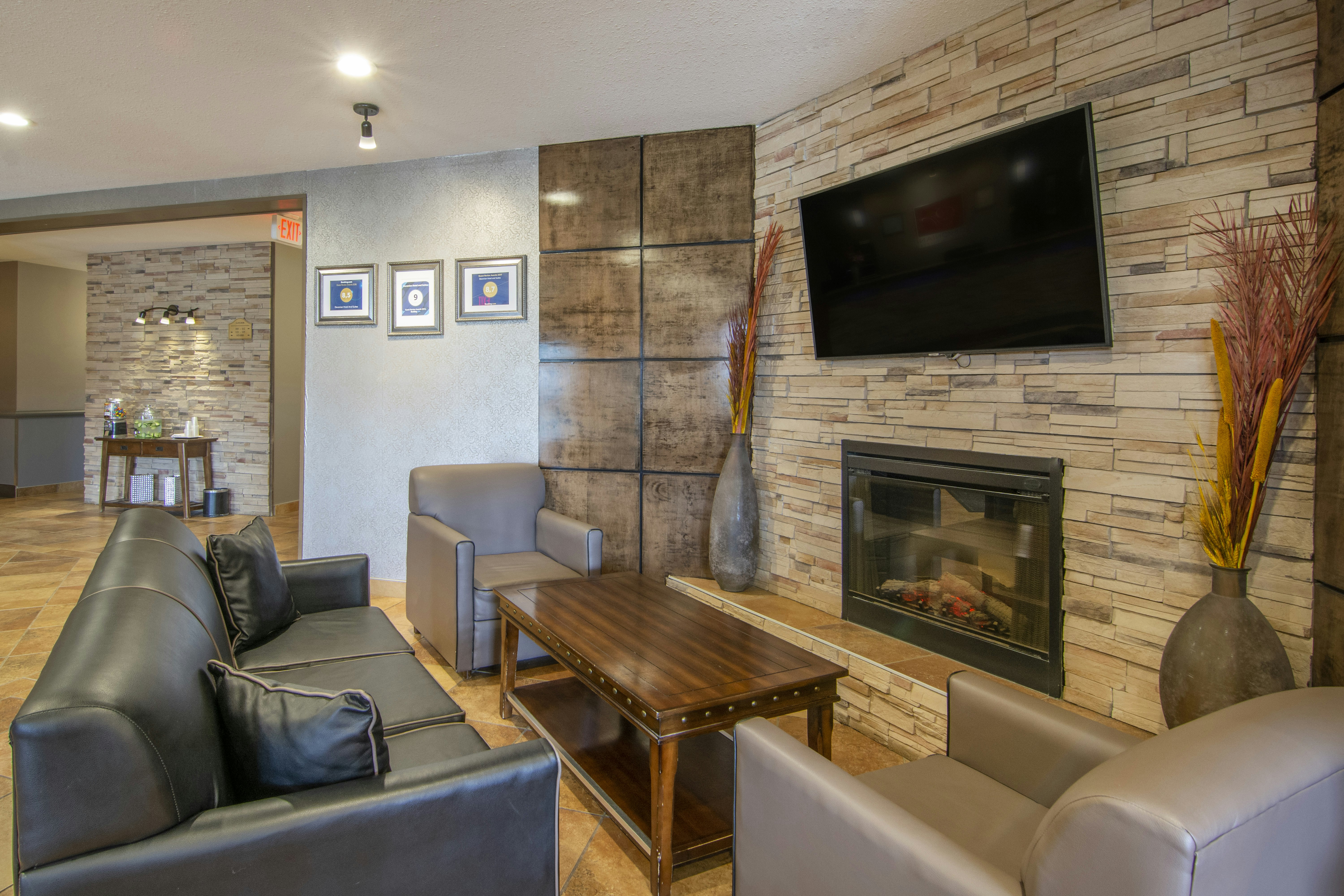 Devonian Hotel Suites 24/35