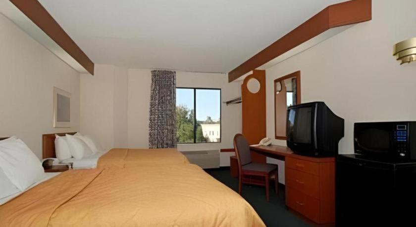 Baymont By Wyndham Mooresville 5/37