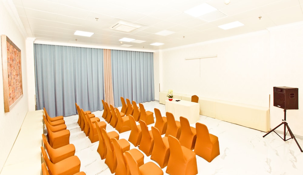 MAGNIFICENT INTERNATIONAL HOTEL 44/56