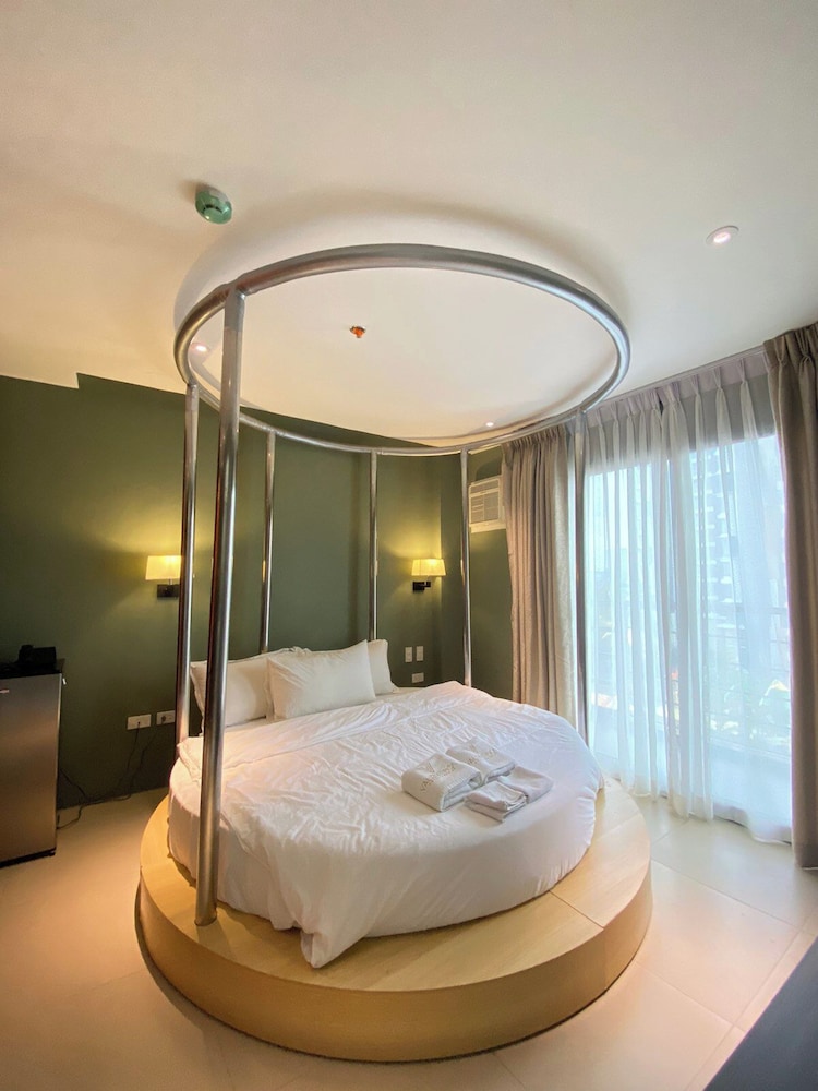 Valentino's Hotel 21/47