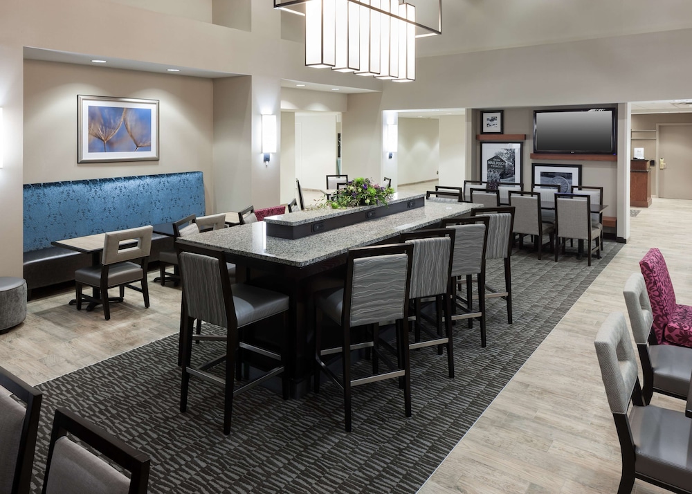 Hampton Inn Suites Davenport 31/41