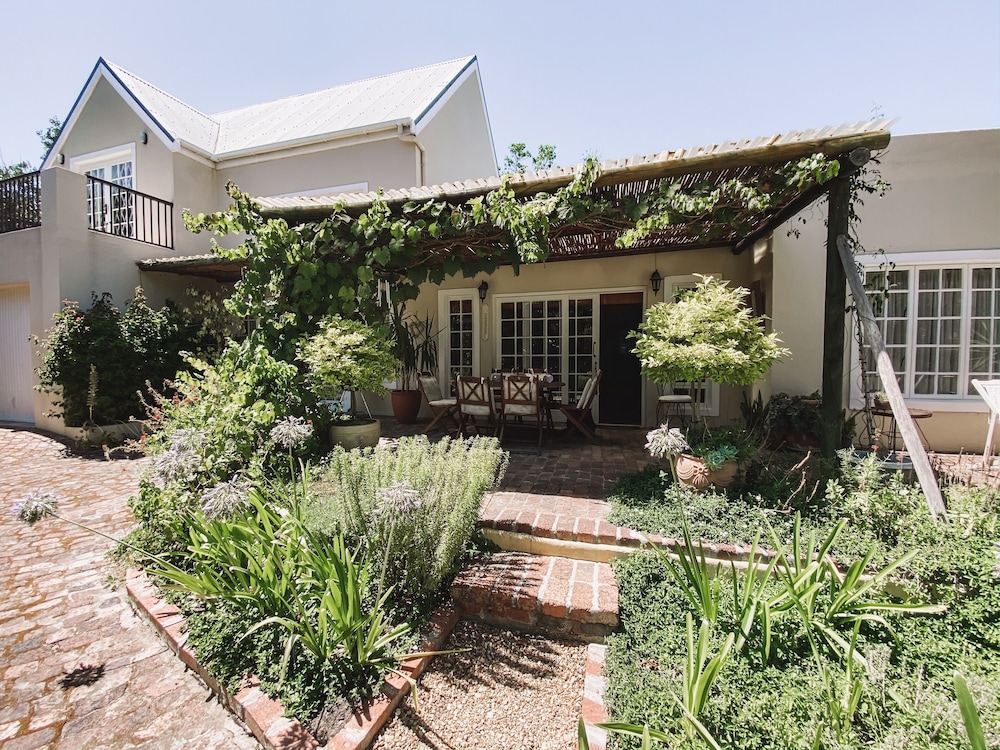 Jonquil Cottage 13/18