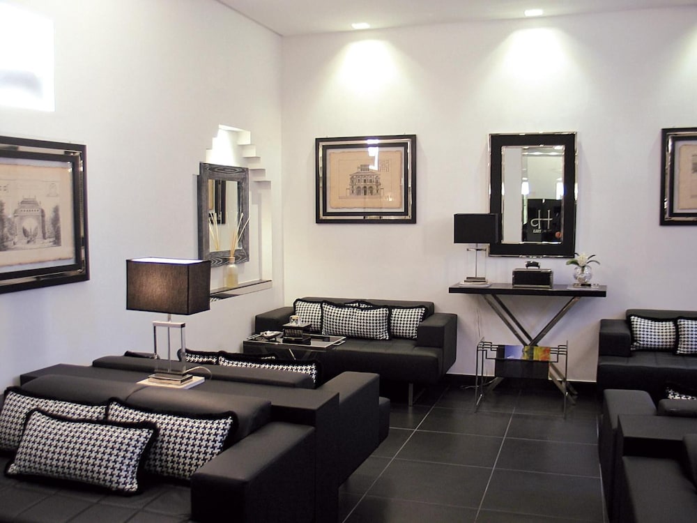 LHP Hotel Napoleon 35/64