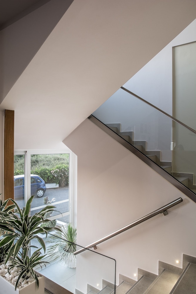 Sea View Hotel Apartments 6/50