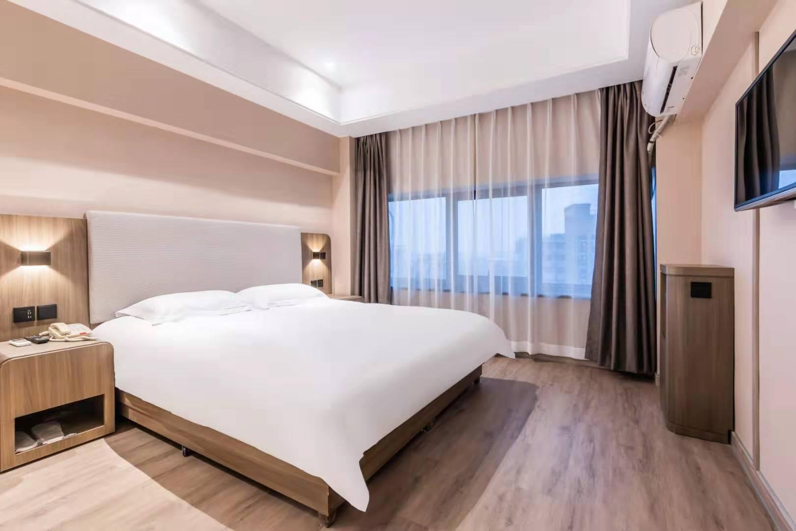 Superior, King and Queen Bed