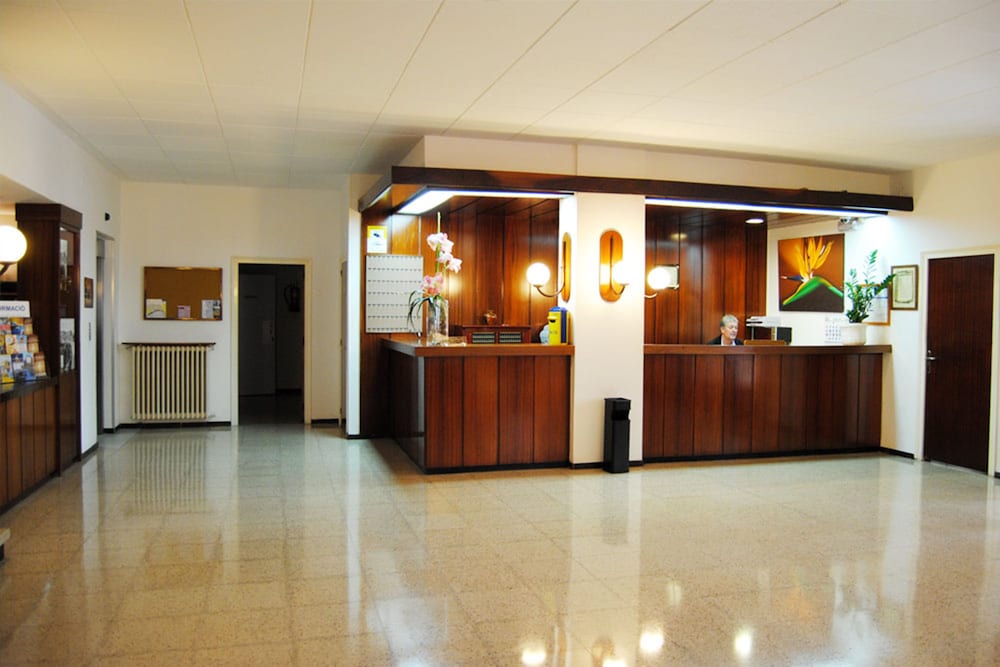 Bell Aire Hotel 9/33