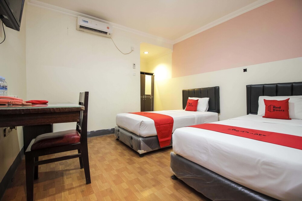 Reddoorz Near Bethesda Manado 13/25