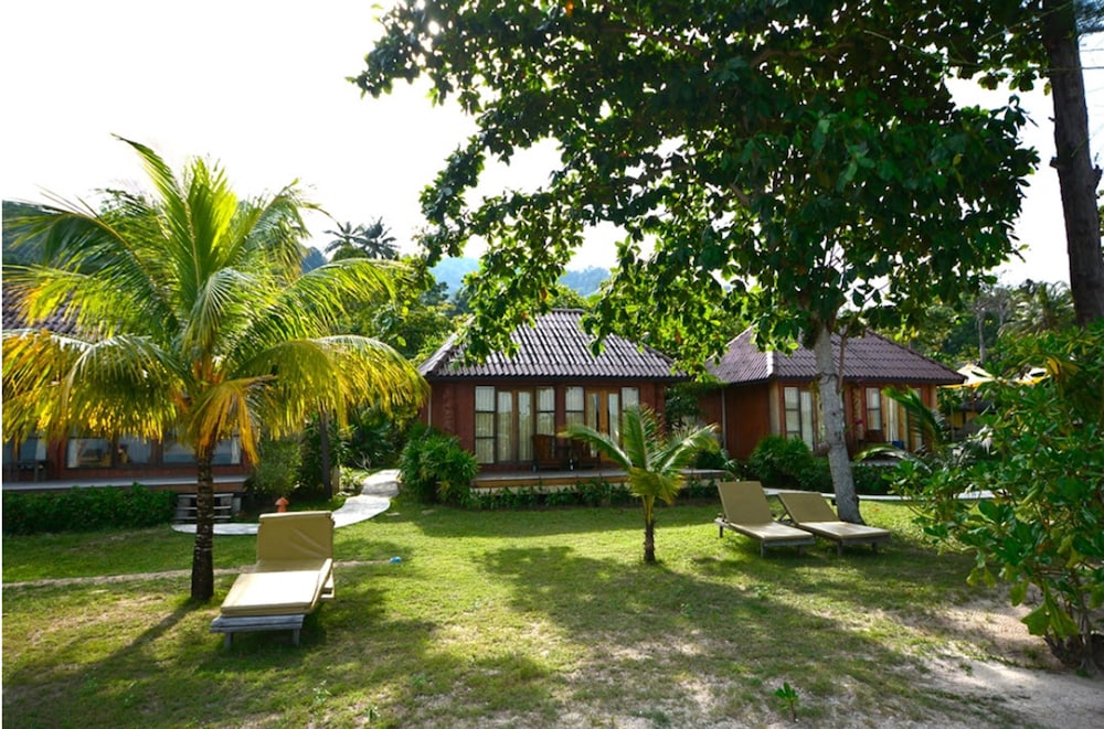 Thiw Son Beach Resort 60/70