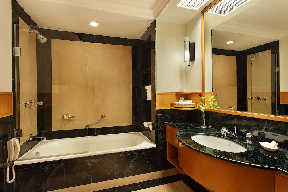 Trident Hotel Chennai 63/65