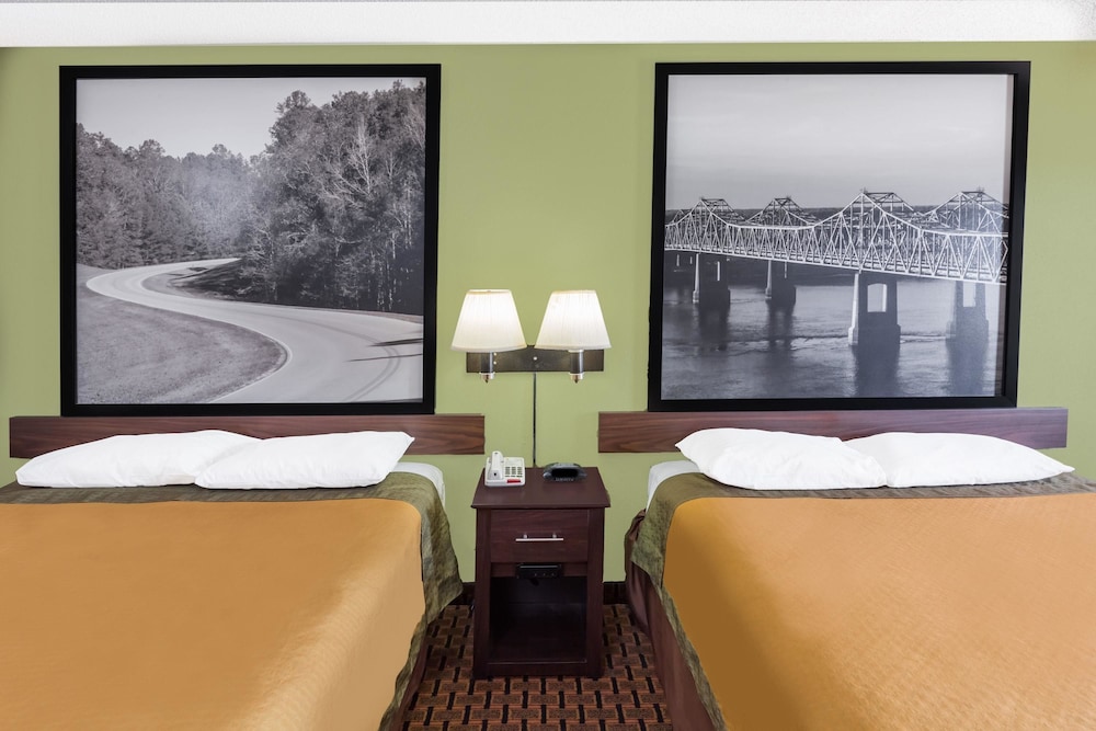 Super 8 By Wyndham Madison/Ridgeland Area 13/58