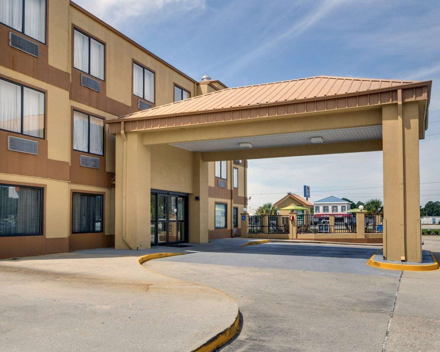 Quality Suites Baton Rouge East - Denham Springs 36/36
