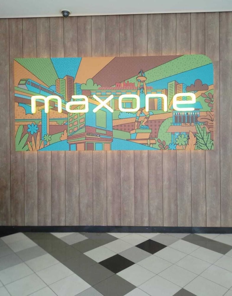Maxone Premier Melawai 20/22