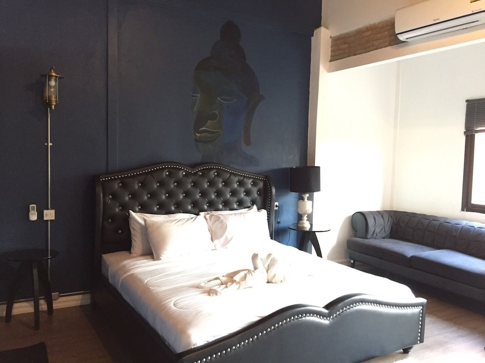 Home Ayutthaya 18/50