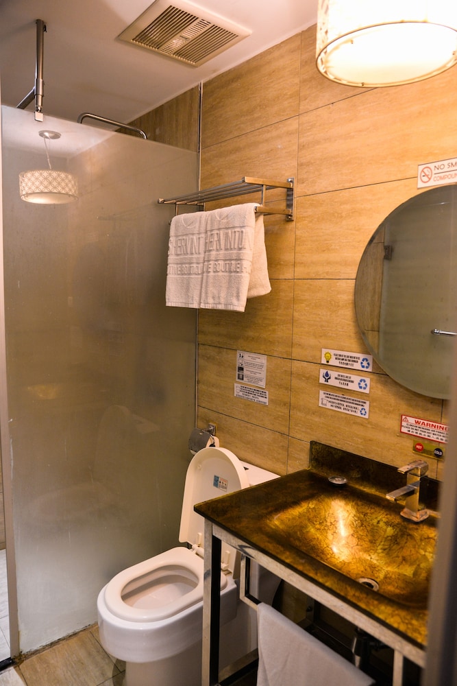Shervinton Executive Boutique Hotel 58/60