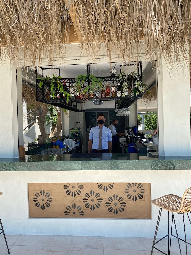 Cooee Kyknos Beach Hotel 10/75