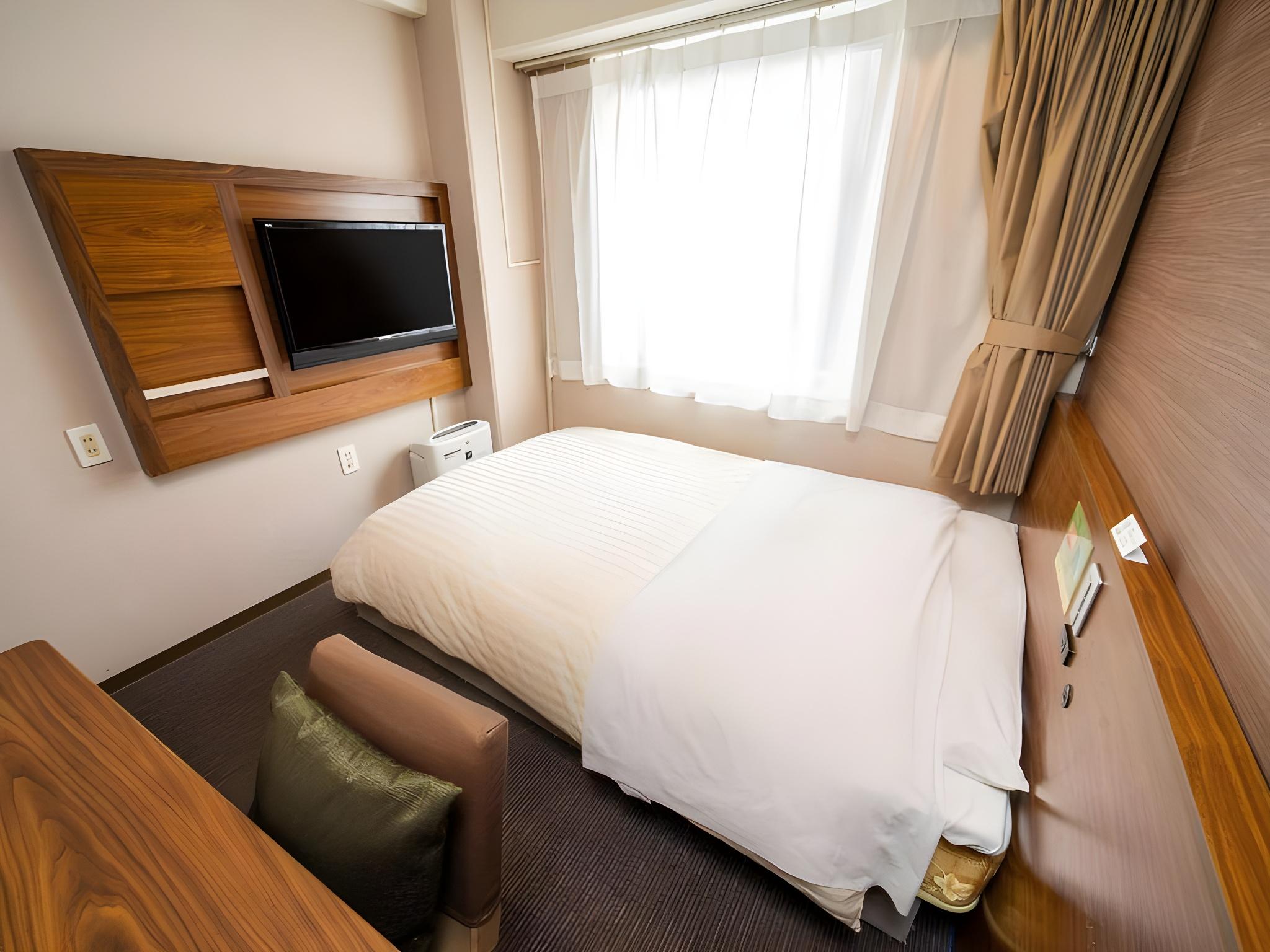 Semi Room, Semi Double Bed