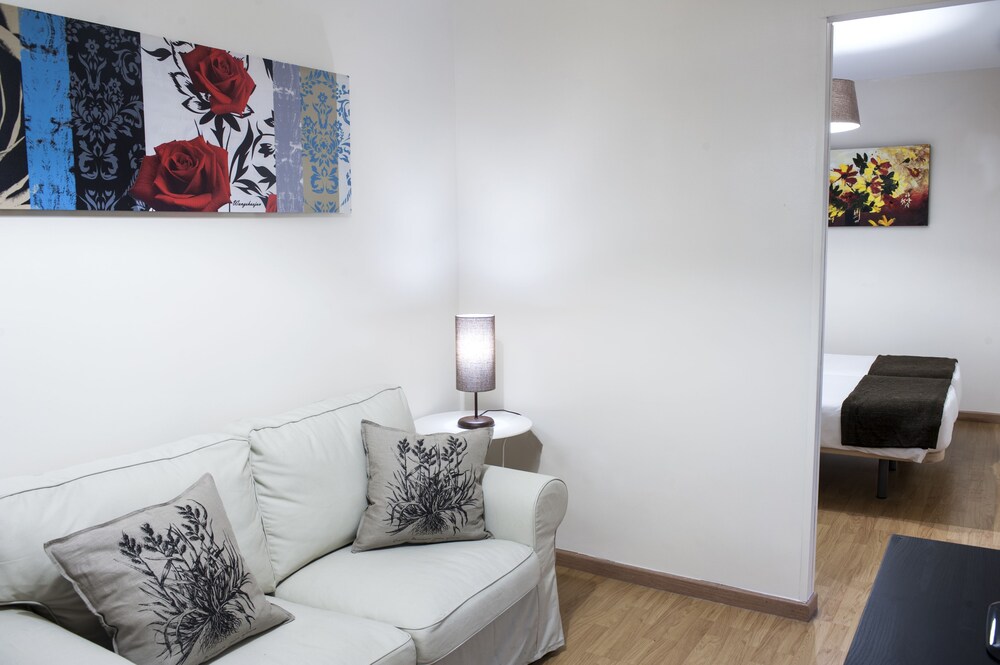 Thc Gran Via Hostel 20/28