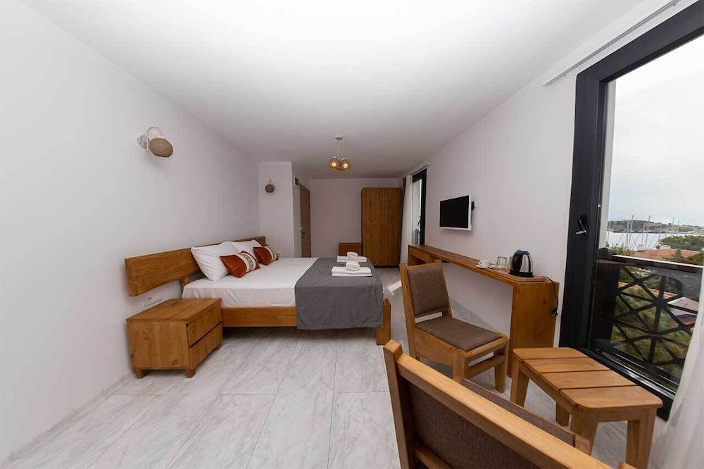 Foca Kybele Hotel 7/17