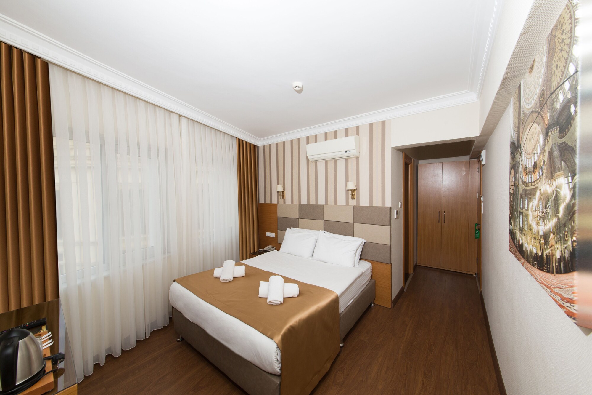 STANDARD, DOUBLE OR TWIN BED