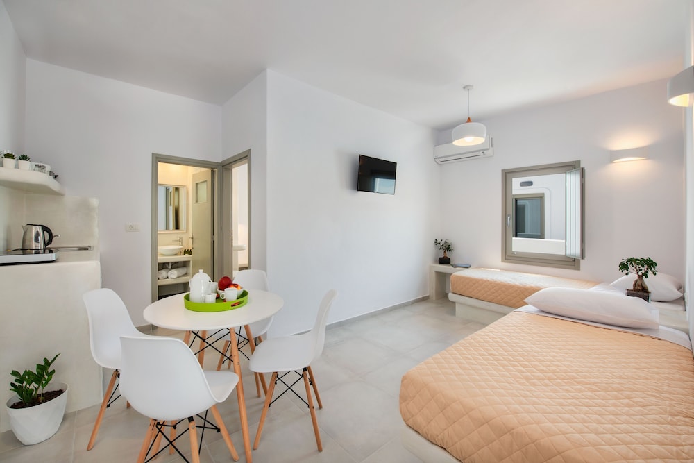 Olive Tree Suites 18/23
