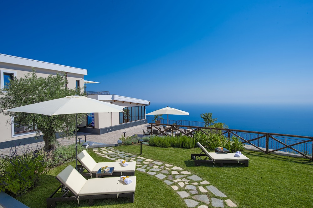 Villa Paradise Resort 37/50